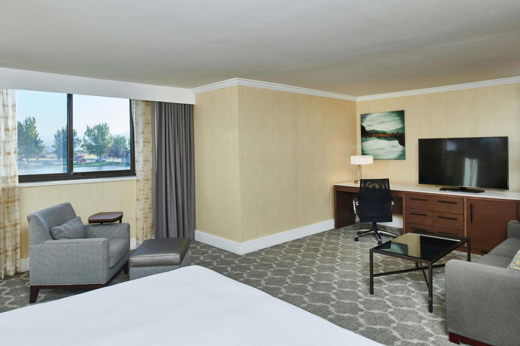 Deluxe King Room,1552318117:JPEG